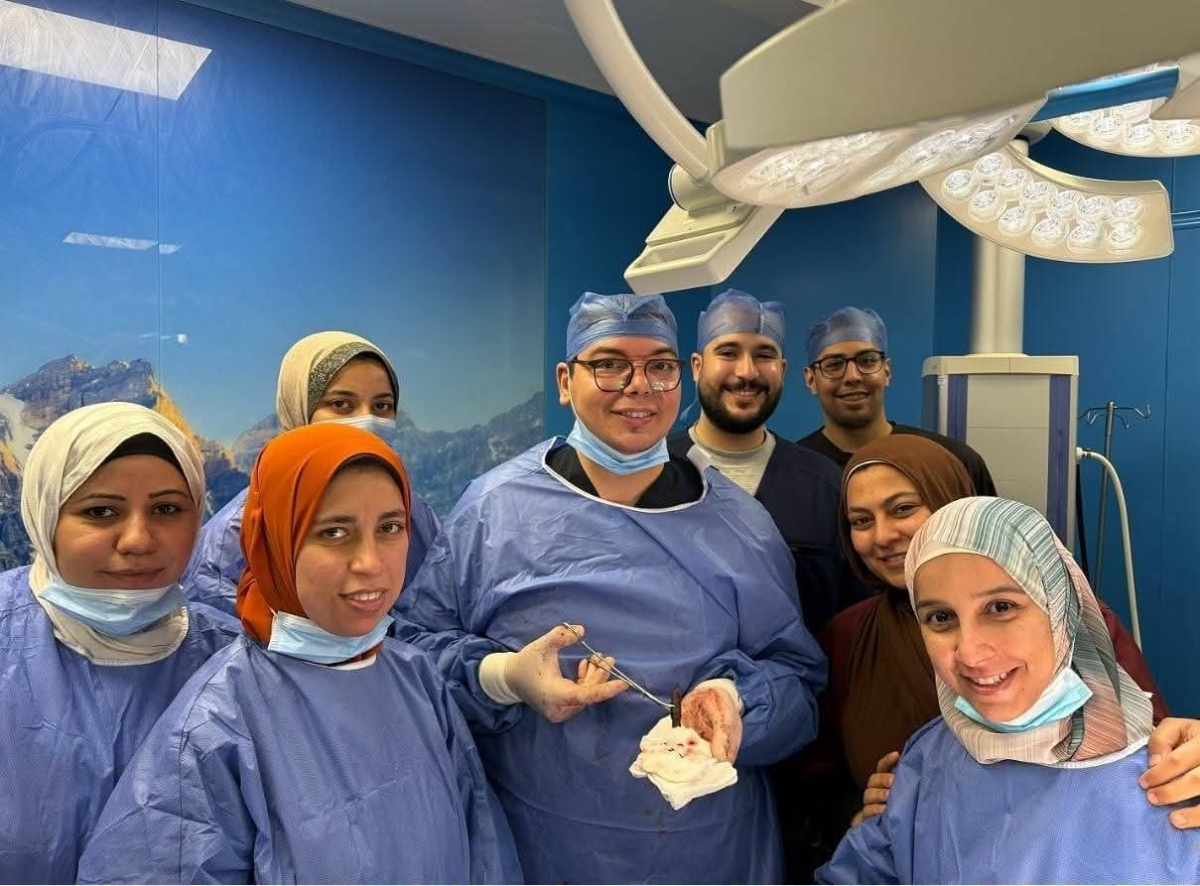 استخراج جسم غريب وإنقاذ العصب السابع لمريض بمستشفى بنها الجامعي 